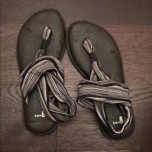 Memory foam sanuk yoga sandal